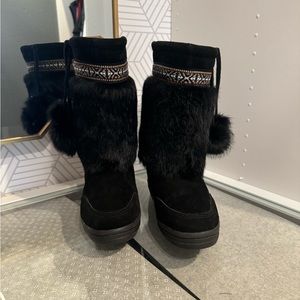 Minnetonka Fur Mukluk Boots Size 6